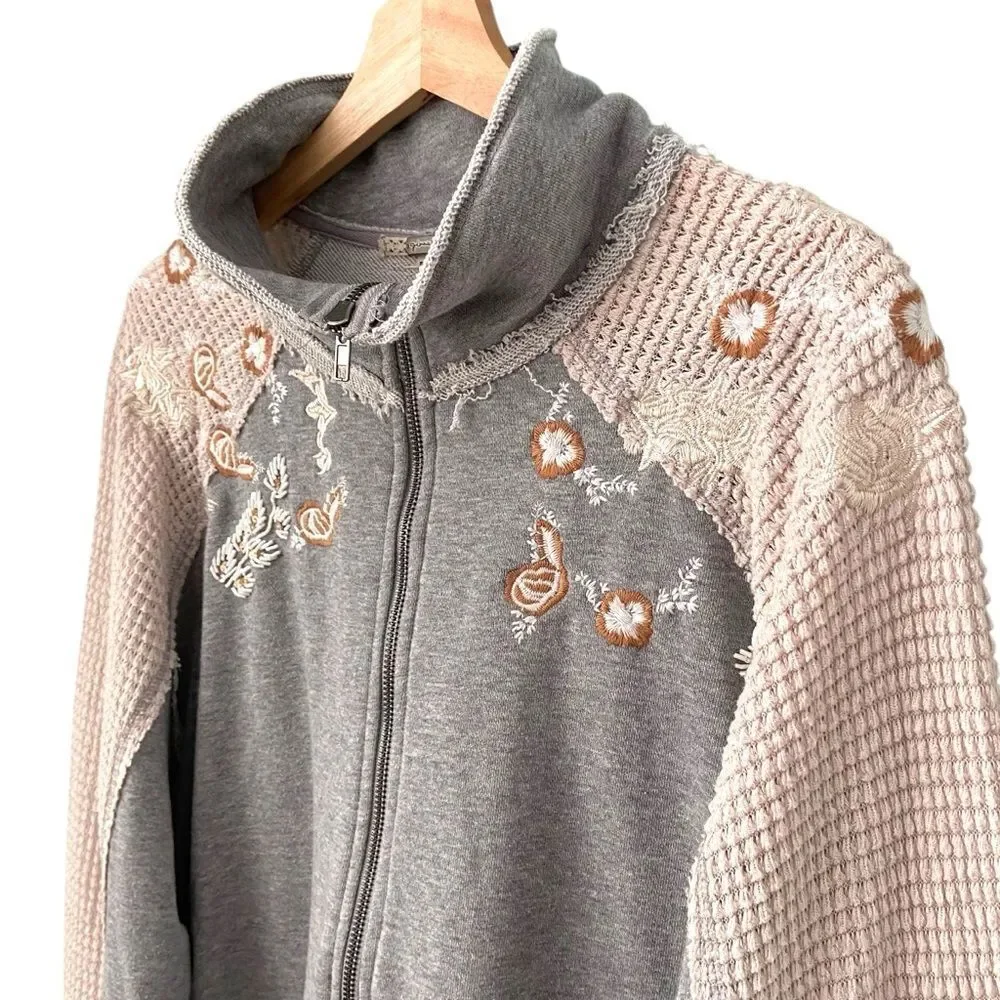 Gimmicks from BKE Embellished Half Zip Sweatshirt in Size XL
